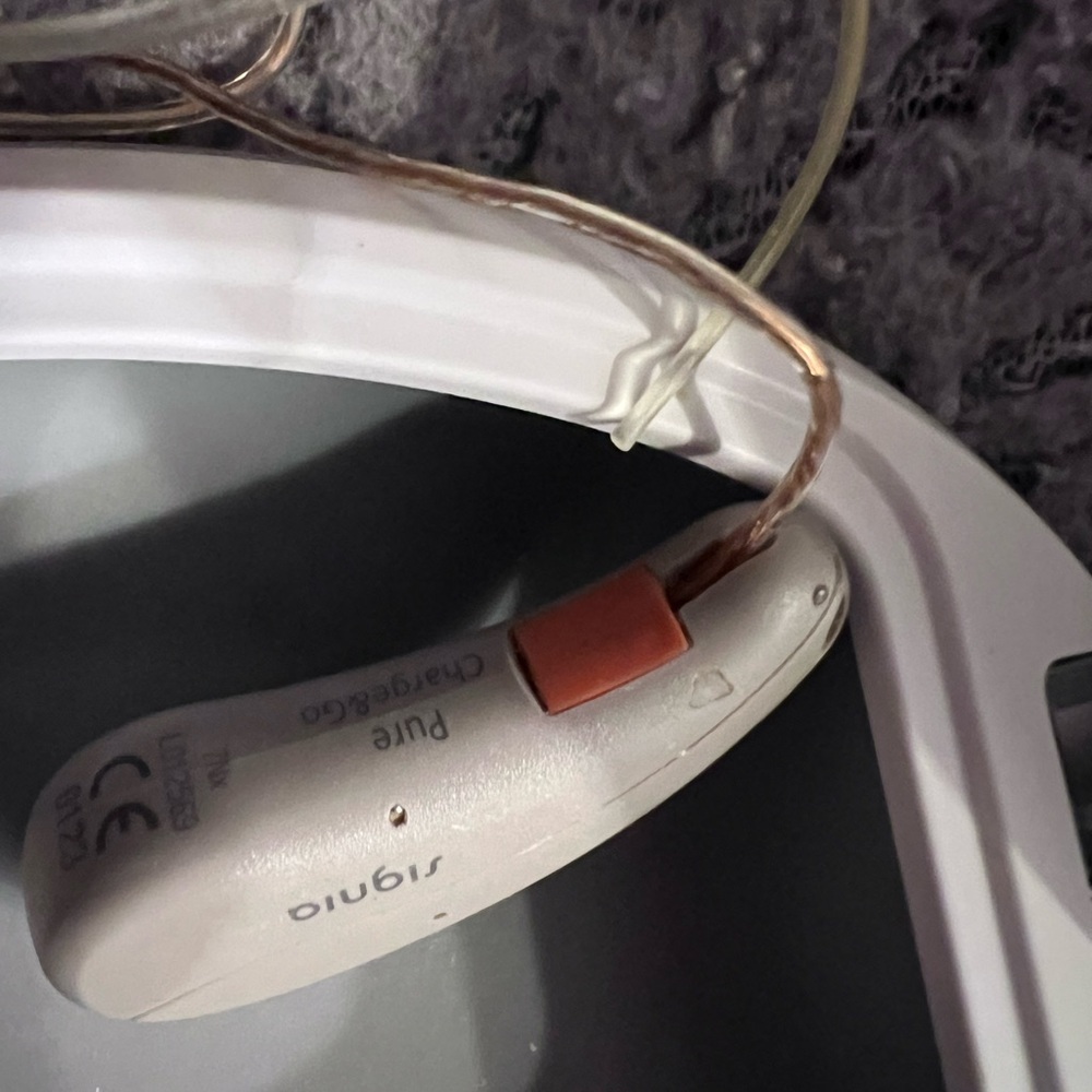 2 Rx Signia Pure Charge&Go hearing aids with docking station - Picture 8 of 8
